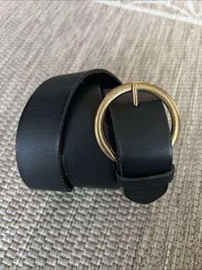 FRYE women’s Genuine Leather Rugged Round Buckle Belt in black size Small